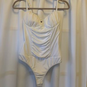 GUESS BY MARCIANO WHITE RUCHED BODYSUIT